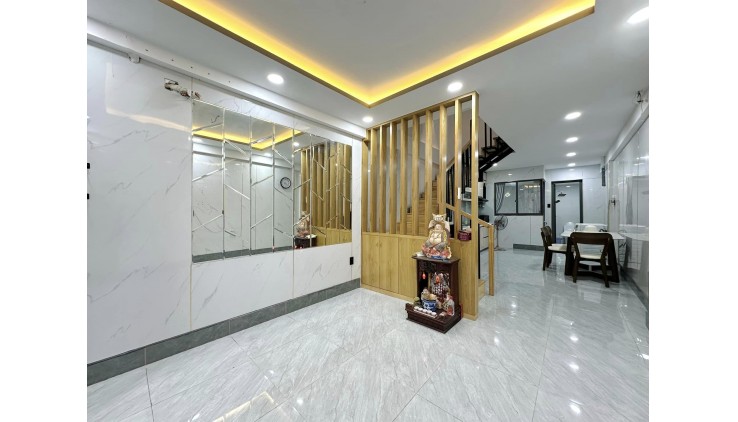 Bán Nhà Lê Văn Duyệt 60m2, 3 Tầng 5 PN Giáp Q1 Chỉ Hơn 5 Tỉ